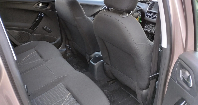 Peugeot 208 cena 18900 przebieg: 218000, rok produkcji 2013 z Chmielnik małe 529